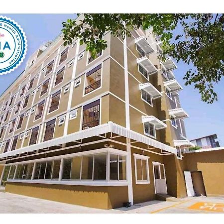 Wises Hotel Ban Bang Phra Exterior photo